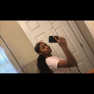 Meet your Posher, Afia